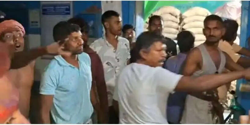 मालदा : फायरिंग में तीन घायल, आरोपित के पिता की पीट-पीटकर हत्या