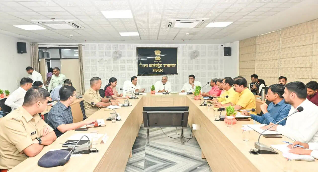 अमित शाह के अलवर दौरे की तैयारियां तेज, भूपेंद्र यादव ने अधिकारियों के साथ की समीक्षा बैठक