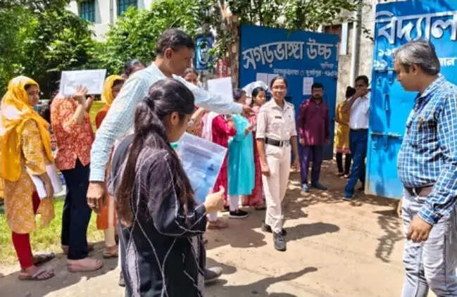 पश्चिम बंगाल में स्कूल प्रबंधन समितियों के लिए चुनाव कराने की तैयारी, राजनीतिक प्रभाव कम करने पर जोर