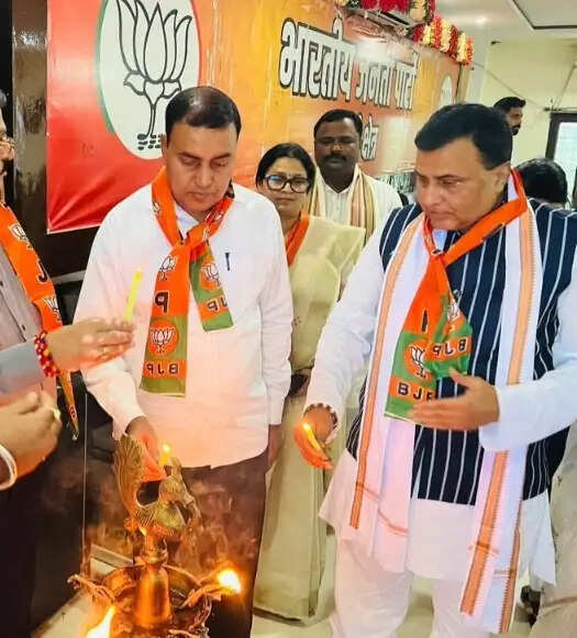 भाजपा के सह प्रभारी ने किया काशी क्षेत्र के नवनियुक्त पदाधिकारियों के साथ परिचयात्मक बैठक