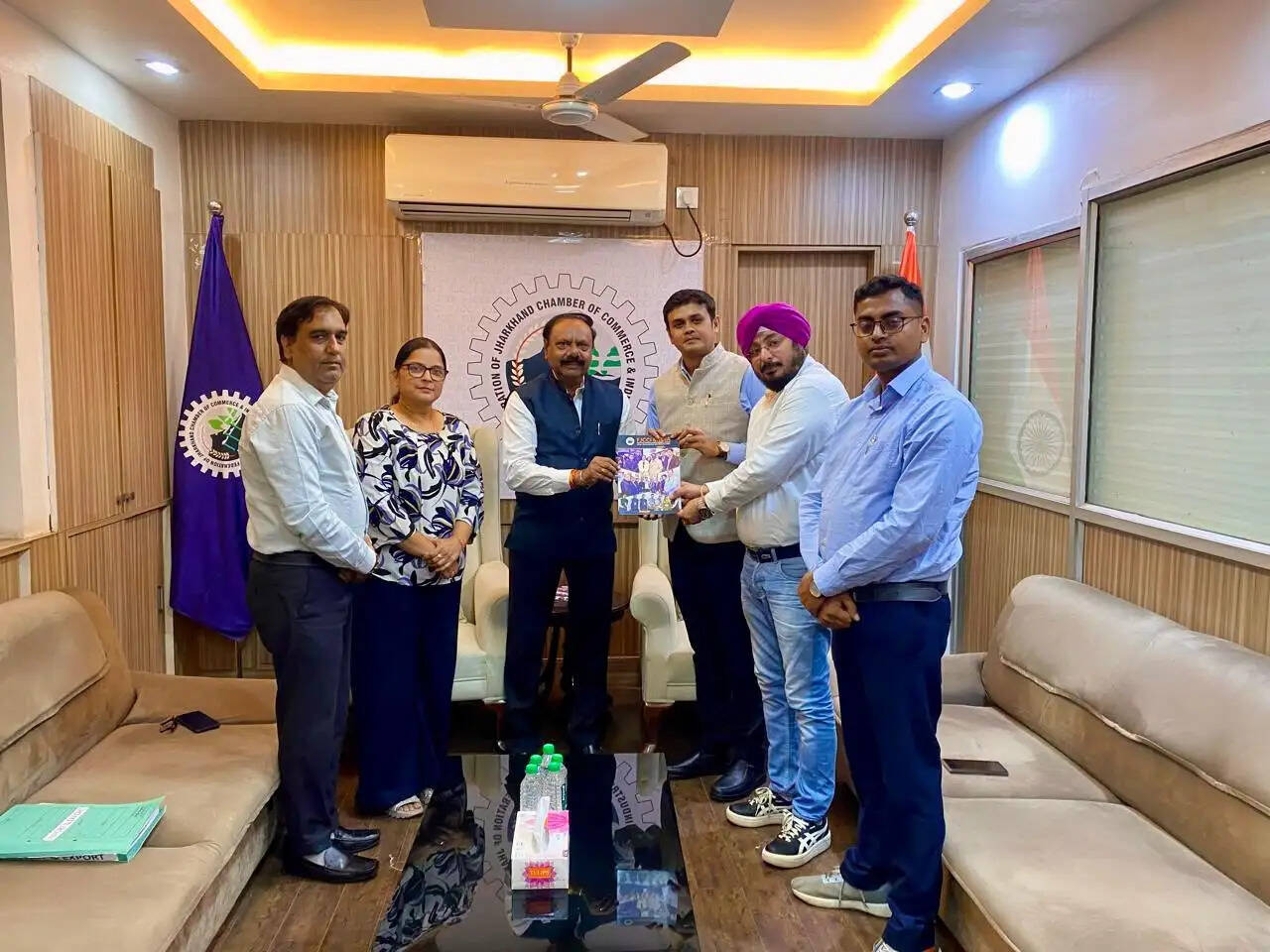 झारखंड के उत्पादों को वैश्विक बाजार तक पहुंचाने पर चेंबर और विदेश मंत्रालय में चर्चा
