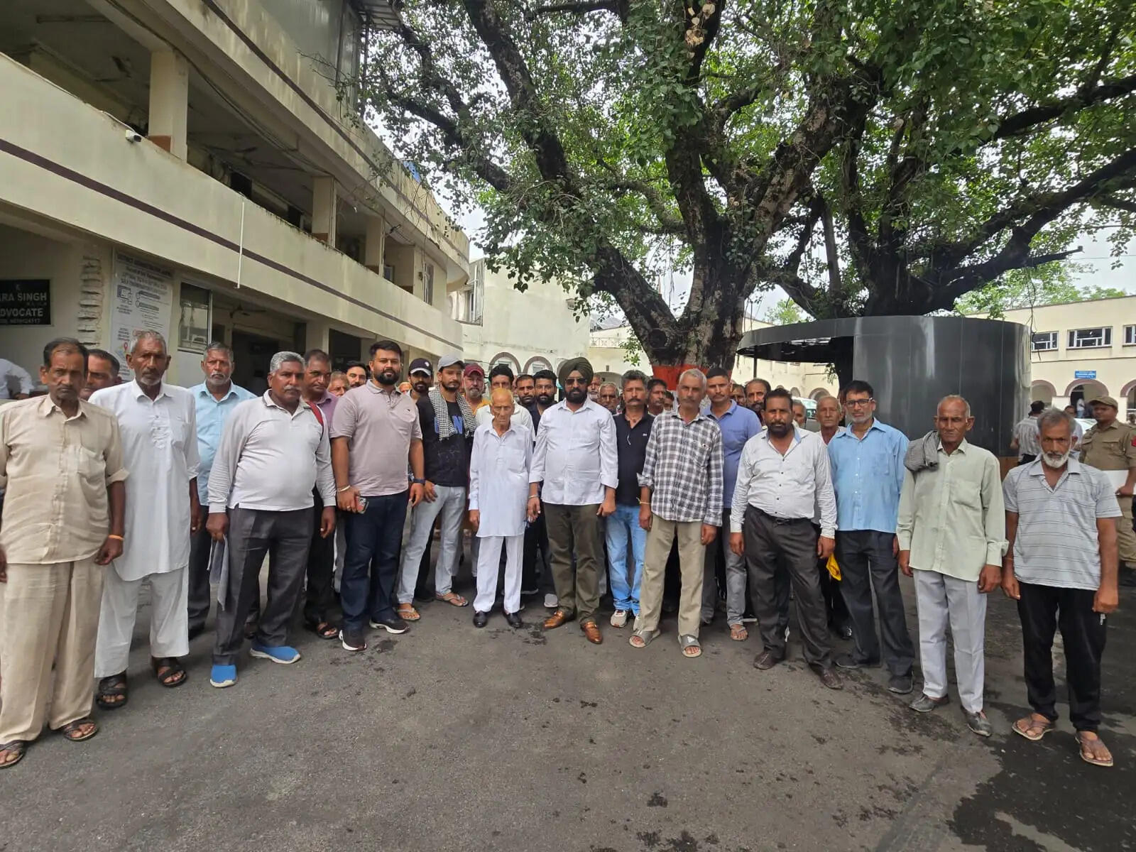 सिंचाई नहर डी-9ए में जलापूर्ति बहाल करने की मांग, किसानों के प्रतिनिधिमंडल ने डीसी जम्मू से की मुलाकात