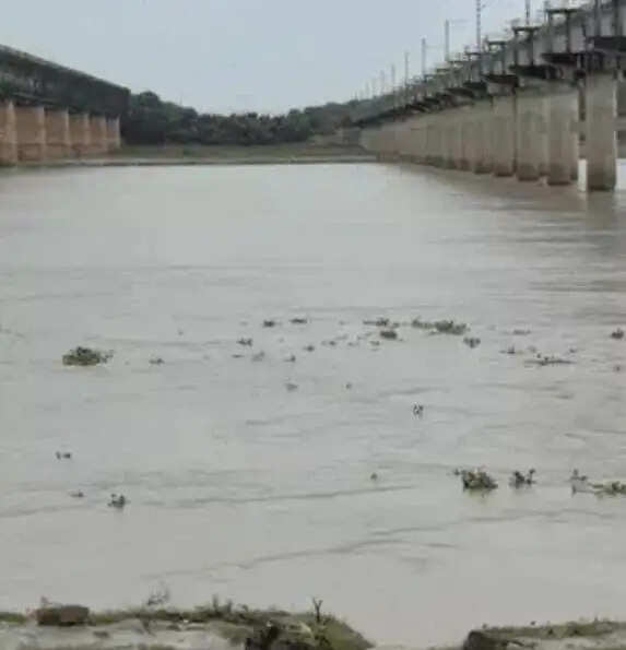प्रयागराज में फिर बढ़ा गंगा-यमुना का जलस्तर, 24 घंटे में एक मीटर तक की बढ़ोतरी