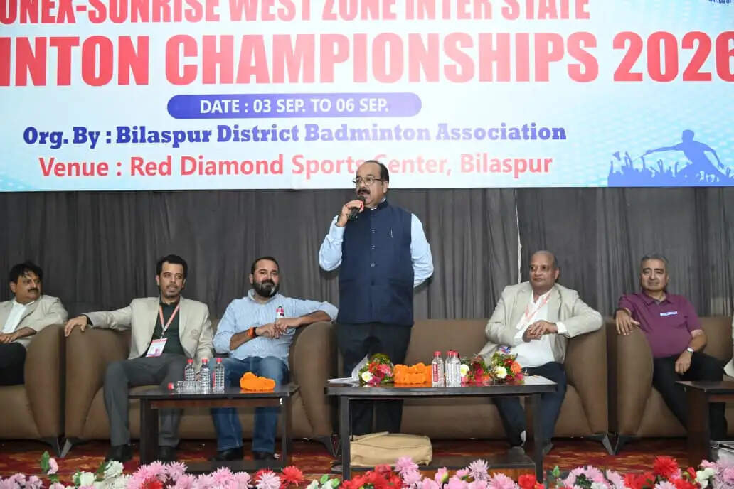 उप मुख्यमंत्री अरुण साव ने वेस्ट जोन इंटर स्टेट बैडमिंटन प्रतियोगिता के विजेताओं को किया पुरस्कृत