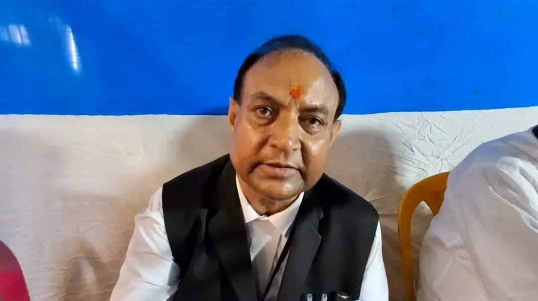 सारण विधि मंडल के चुनावी मैदान में कई उम्मीदवारों के किस्मत बैलट बॉक्स में बंद