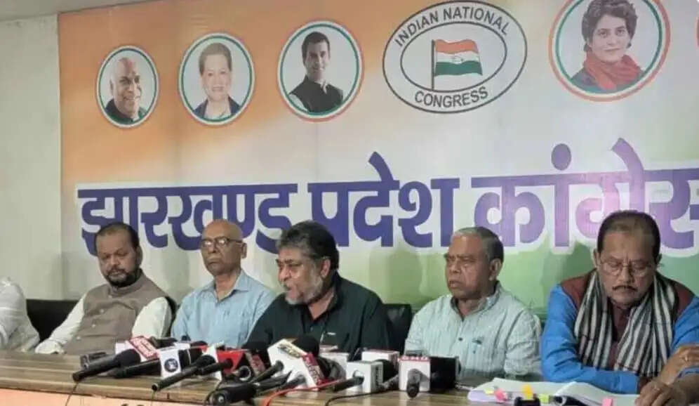 नाथवानी का नामांकन स्वीकार होने पर भडकी कांग्रेस कहा, देश में चल रहा दो निर्वाचन आयोग
