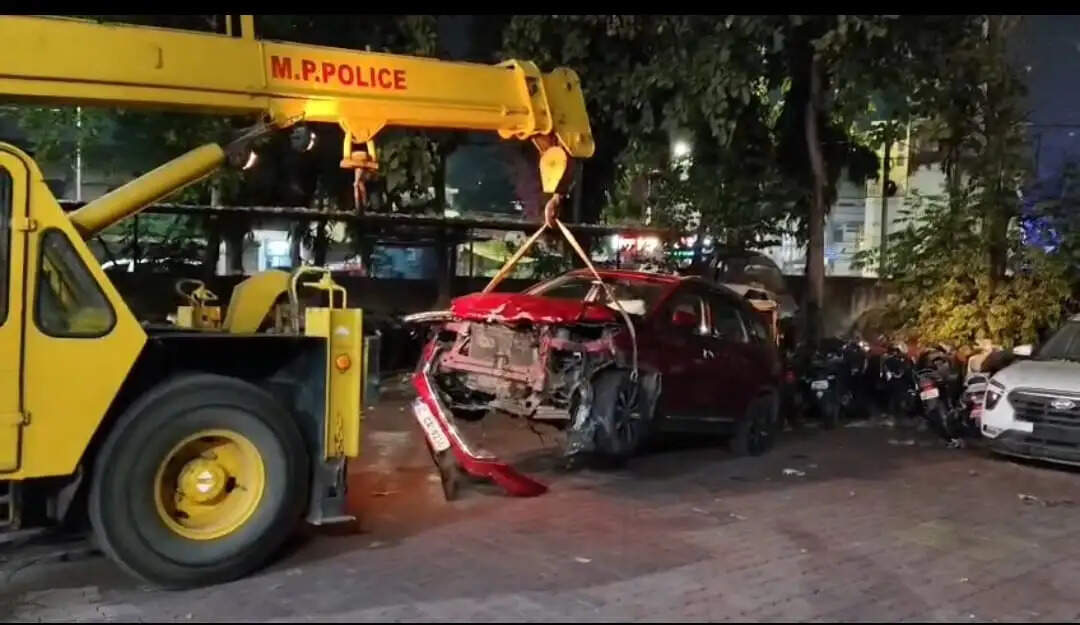 जबलपुरः नशेड़ी कार चालक ने लोगों को रौंदा