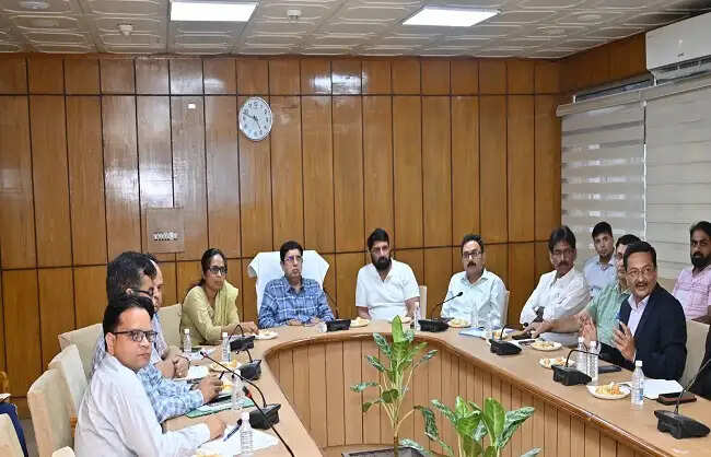 पुरानी बसों को इलेक्ट्रिक बसों में बदलने की तैयारी