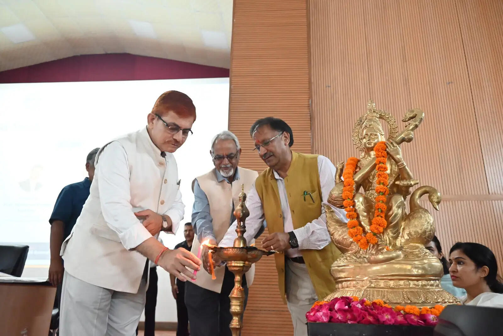 शोध की गुणवत्ता, नवाचार और तकनीकी दृष्टिकोण पर केंद्रित रही यूओयू की शोध कार्यशाला