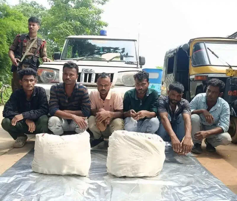 गुवाहाटी में प्रतिबंधित सिरप जब्त, छह तस्कर गिरफ्तार