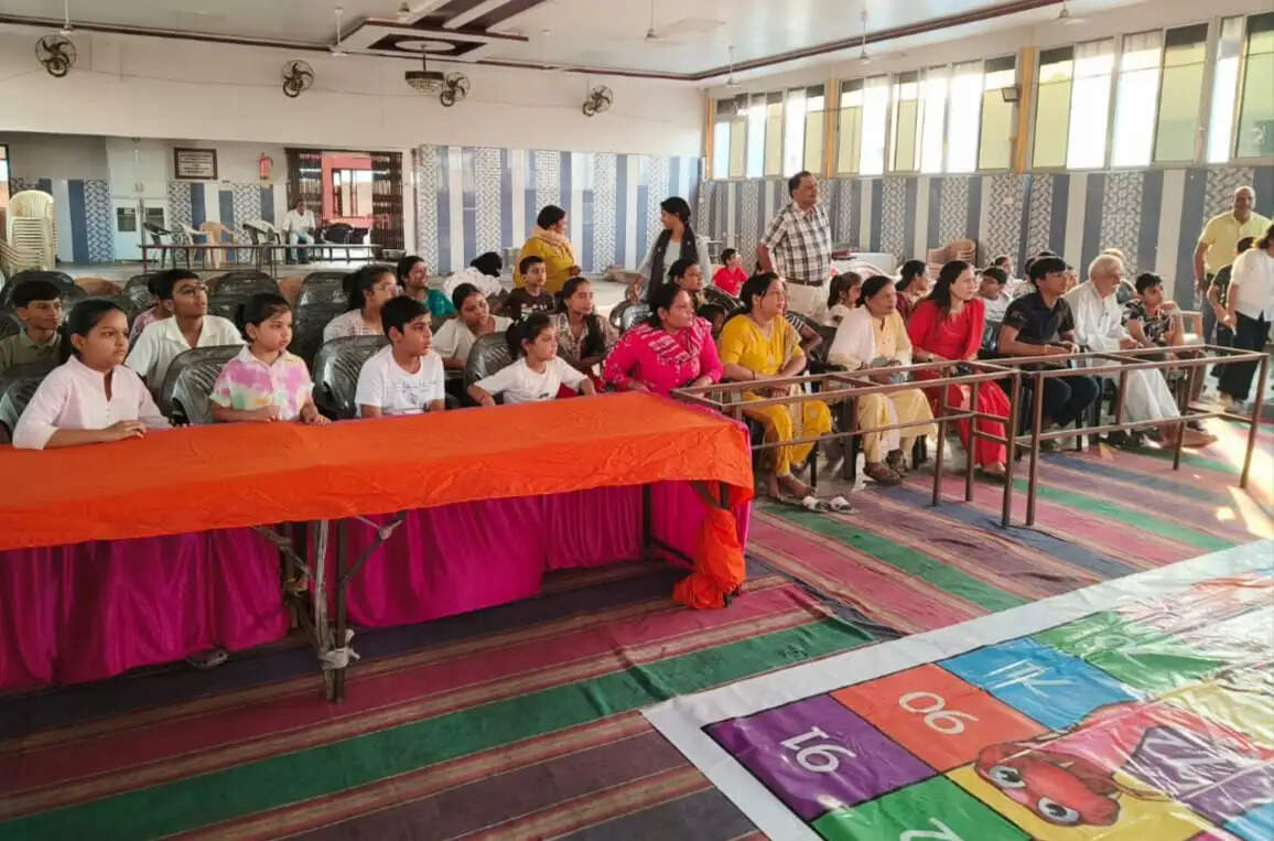 श्री अग्रसेन जयंती महोत्सव में सांप-सीढ़ी प्रतियोगिता, 90 प्रतिभागियों ने लिया हिस्सा