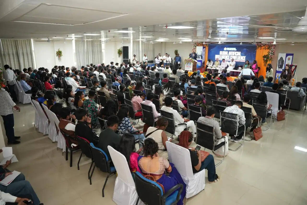 ’ग्लोबल एआई कॉन्फ्लुएंस 2026’ का शुभारंभ, मंत्री दिनेश प्रताप सिंह बोले- एआई मंथन देगा विश्व को नई दिशा