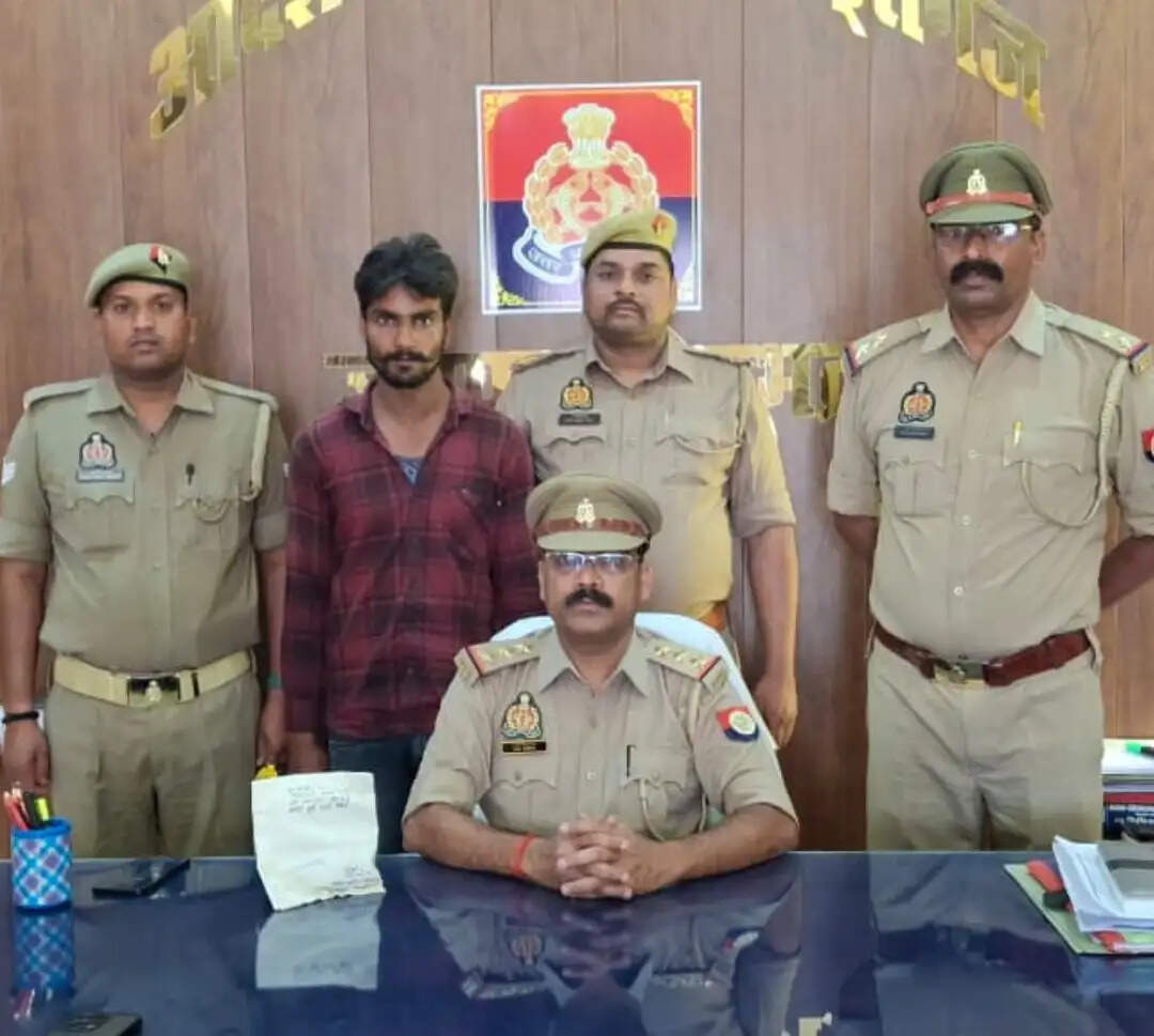 सोनभद्र में तस्कर गिरफ्तार, 22 लाख की हेरोइन बरामद