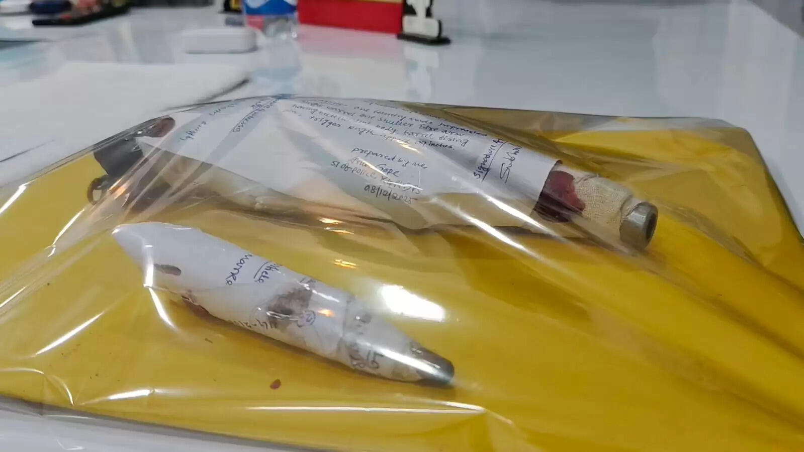 तृणमूल महासचिव बोर्ड लगे स्कॉर्पियो से हथियार बरामद, पुलिस की बड़ी कार्रवाई