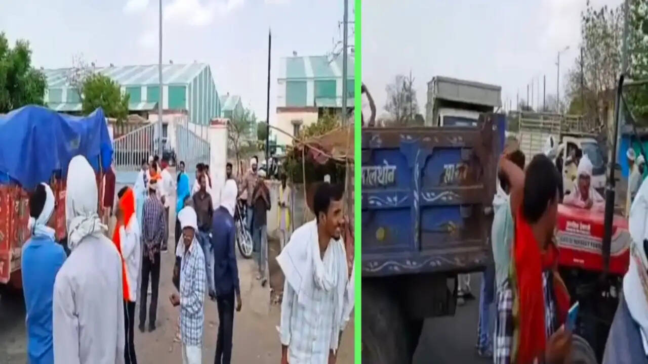 सागर : बीना में किसानों का फूटा गुस्सा, बारदाने की कमी को लेकर चक्काजाम