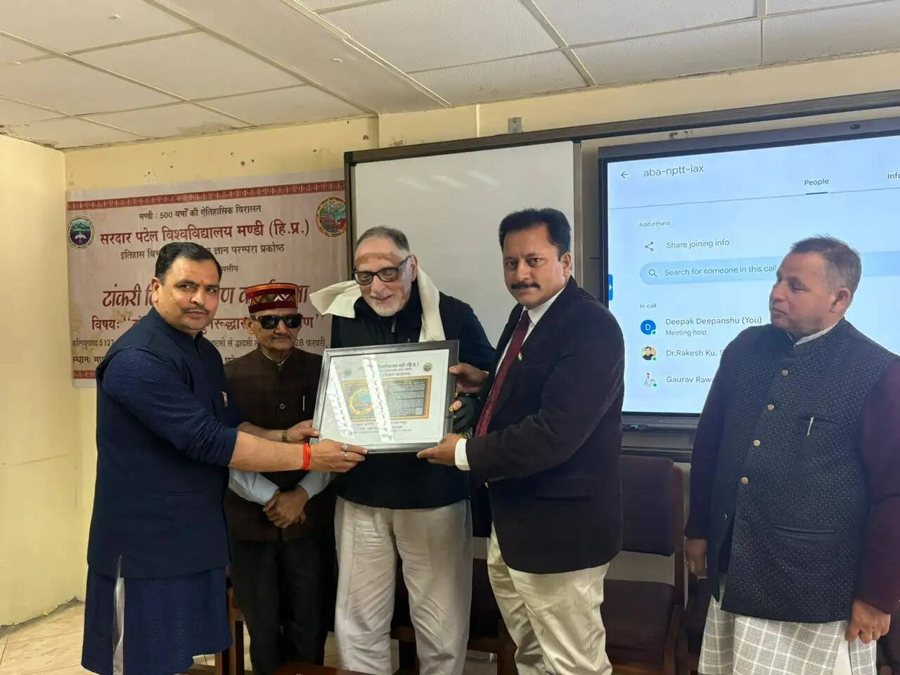 टांकरी लिपि के पुनरुत्थान हेतु कार्यशाला आयोजित, दो छात्रवृत्तियों की घोषणा