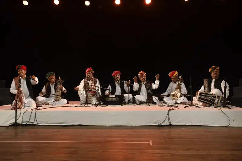 मप्रः सदानीरा समागम की अंतिम संध्या लोकसंगीत, संस्कृति और नर्मदा की महिमा से हुई सराबोर