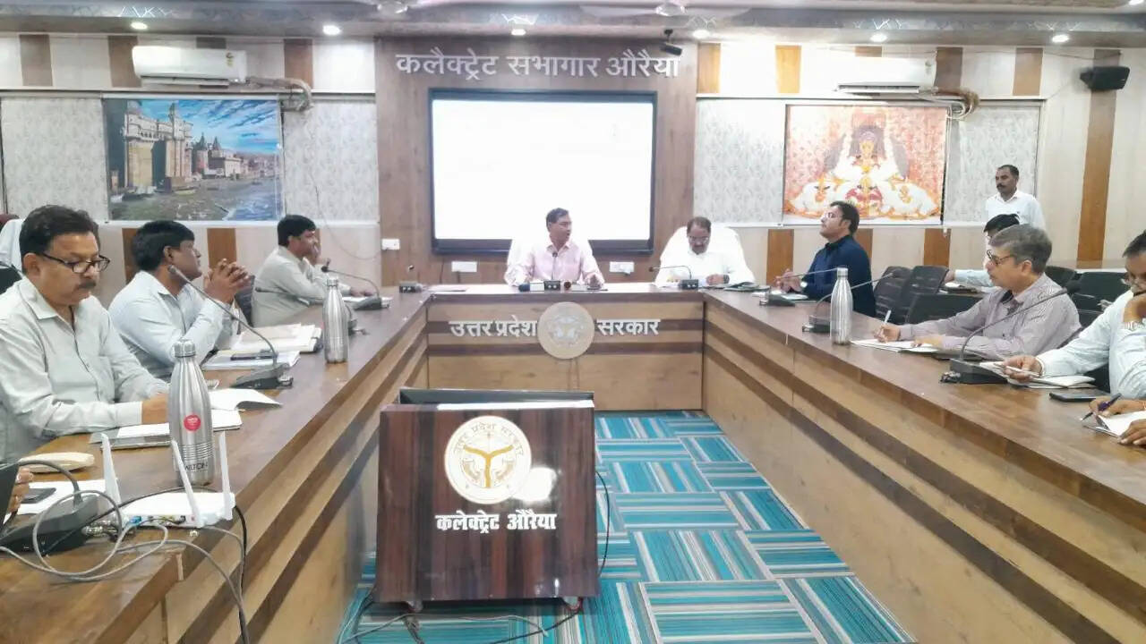 वृक्षारोपण के लिए सभी विभाग तैयार करें माइक्रो प्लान: जिलाधिकारी