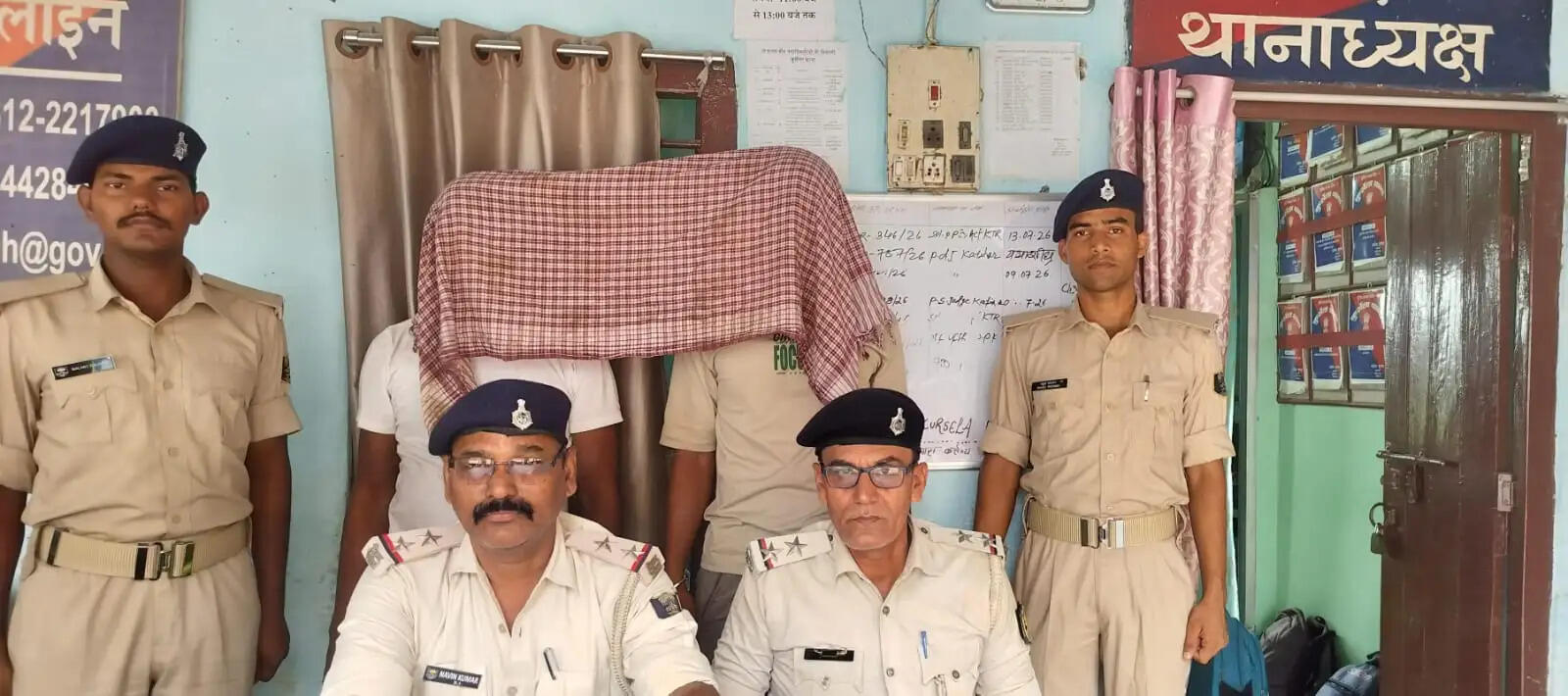 सिपाही भर्ती में सेटिंग कराने वाले गिरोह का भंडाफोड़, दो गिरफ्तार, अभ्यर्थियों के दस्तावेज और कारतूस बरामद