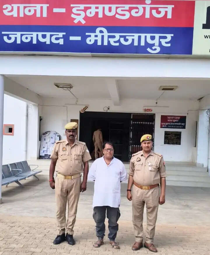 एक साल से फरार गाै तस्कर काे दबोचा, घर से उठाकर पुलिस ने भेजा जेल