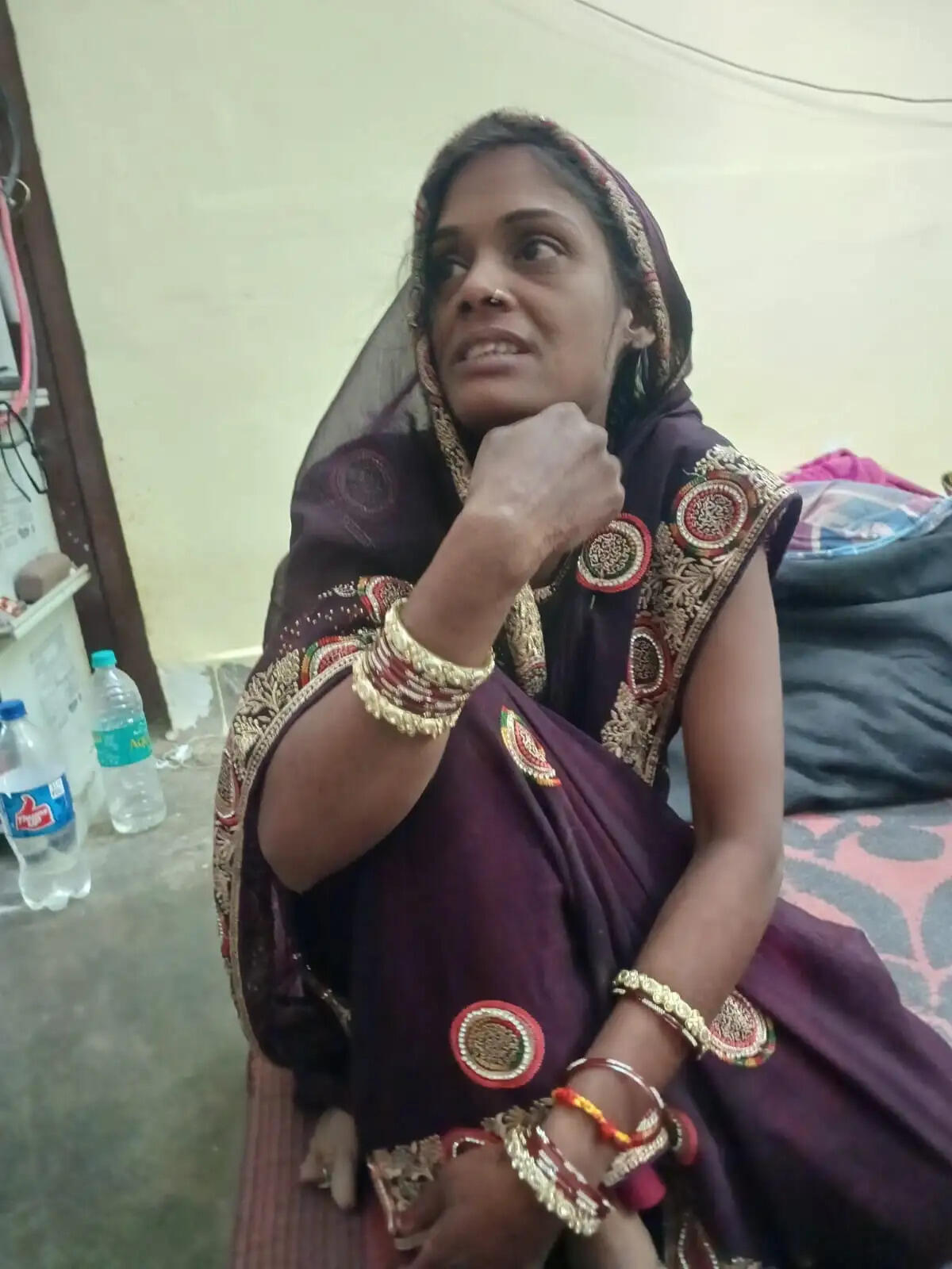 प्रेमी के परिवार ने अपनाने से किया इनकार तो रेलवे टावर पर चढ़ी प्रेमिका, कोर्ट मैरिज की मांग पर अड़ी रही