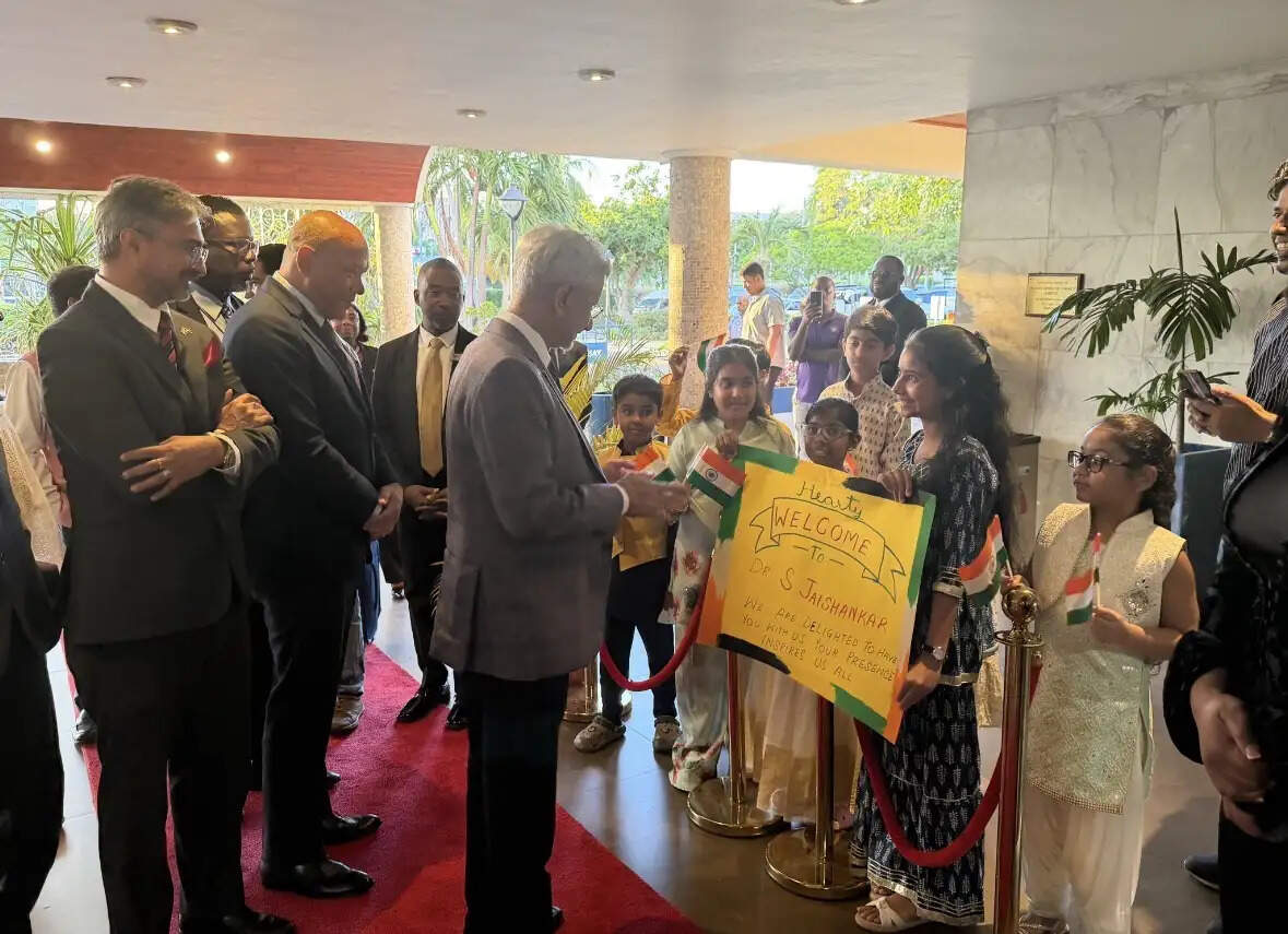 जमैका दौरे पर किंग्स्टन पहुंचे विदेश मंत्री डॉ. जयशंकर, शीर्ष नेतृत्व और भारतीय समुदाय से करेंगे मुलाकात