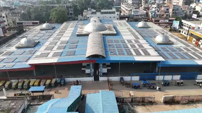 प्रयागराज मण्डल में सौर ऊर्जा से पर्यावरण संरक्षण एवं राजस्व की बचत