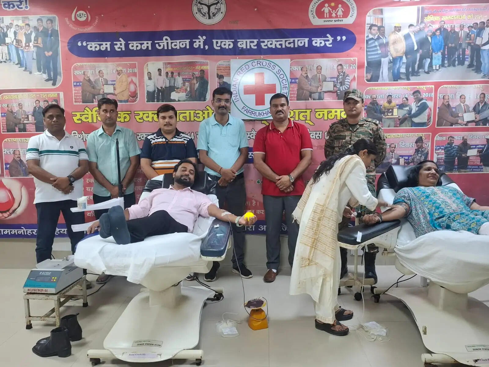 रेडक्रॉस सोसाइटी ने कारगिल युद्ध के शहीदों की याद में लोहिया अस्पताल में किया रक्तदान
