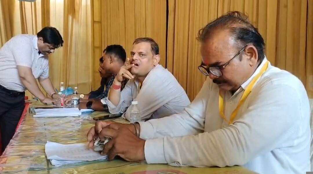कानपुर कैटरर्स एसोसिएशन के महामंत्री बने अभिषेक तिवारी : दिनेश महाराज