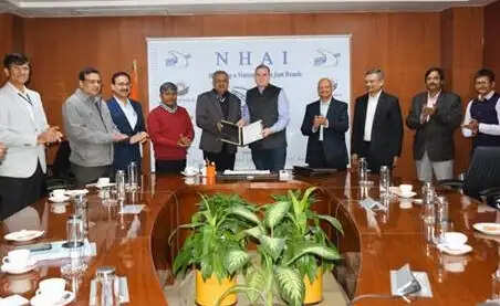 हाइवे पर आवारा पशुओं की चुनौती से निपटने के लिए एनएचएआई&nbsp;की&nbsp;बड़ी&nbsp;पहल,&nbsp;बनेंगे&nbsp;आश्रय स्थल