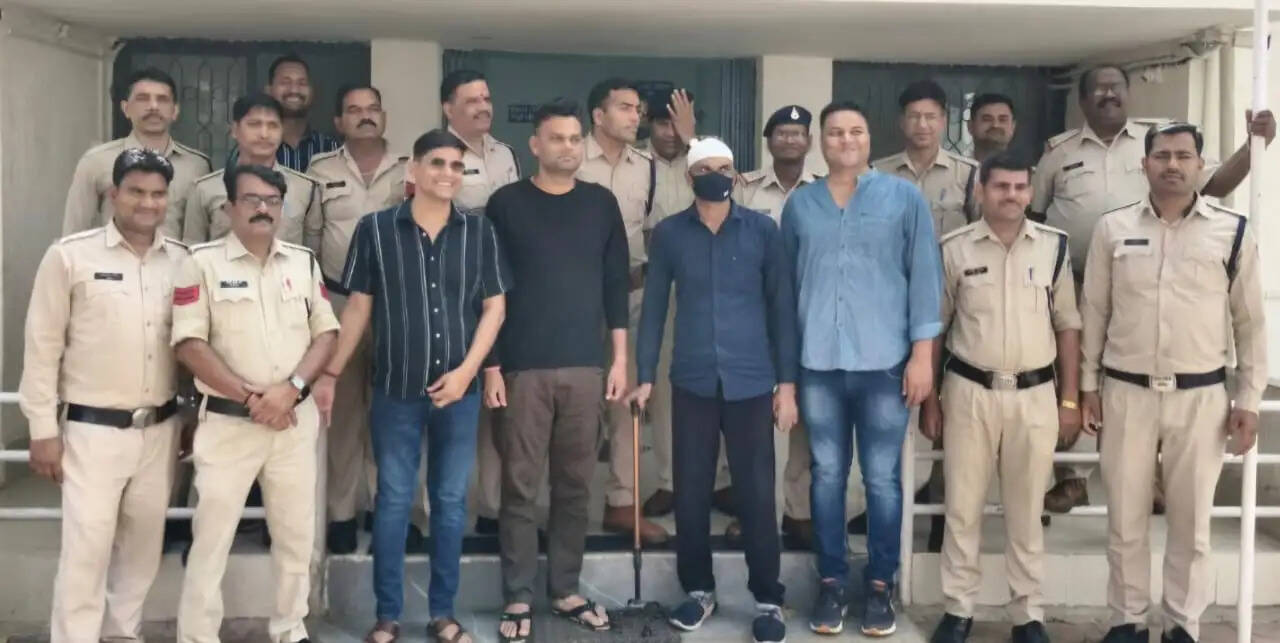 सागर: 15 साल से फरार ₹30 हजार का इनामी पैरोल जंपर गिरफ्तार, भाई पहले ही जयपुर से पकड़ा गया