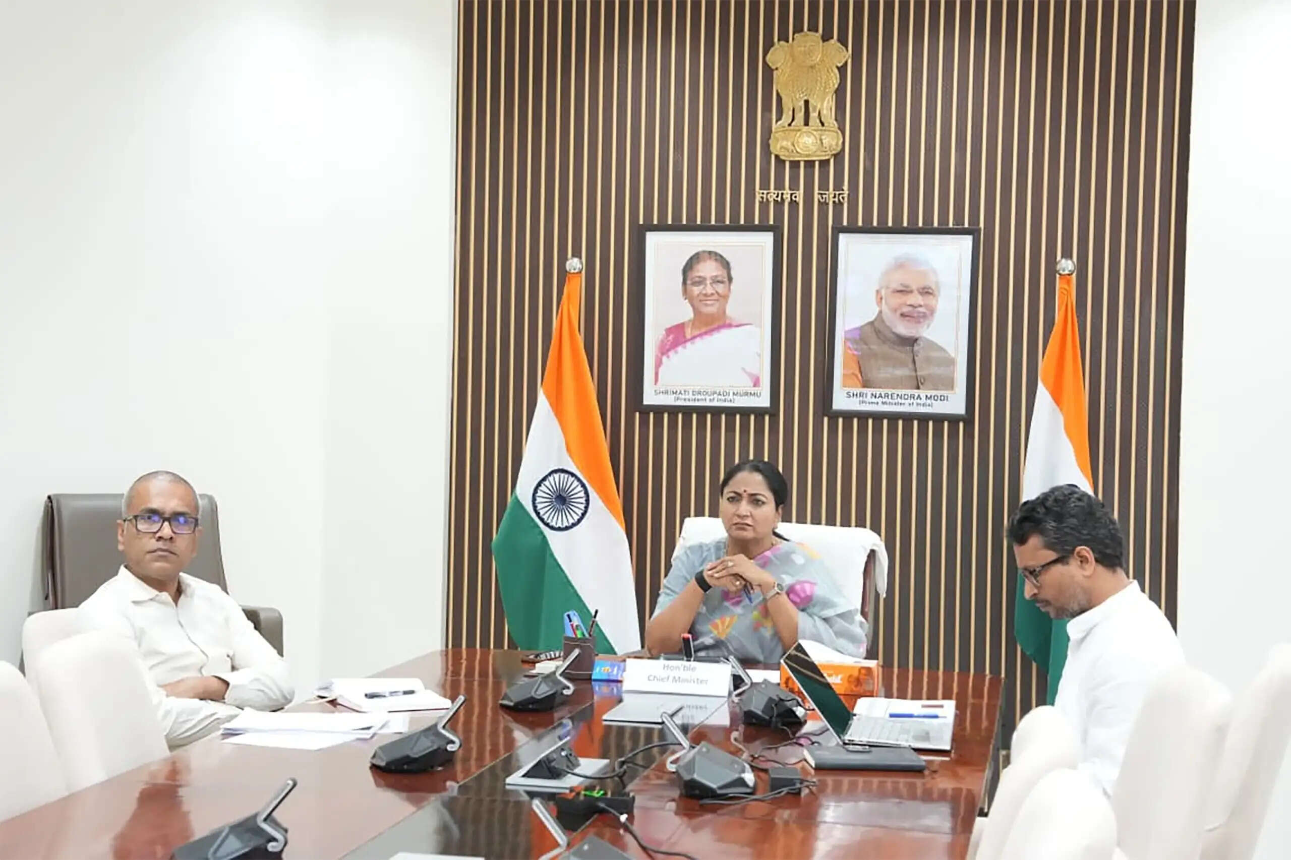दिल्ली में पेयजल आपूर्ति को लेकर सरकार सतर्क, मुख्यमंत्री ने समीक्षा बैठक में दिए अहम निर्देश