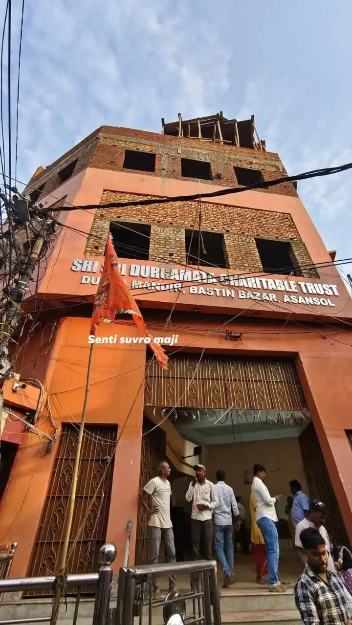 आसनसोल : पूजा पर प्रतिबंध को दरकिनार कर लोगों ने खोले दुर्गा मंदिर के कपाट, शुरू हुई नियमित आराधना