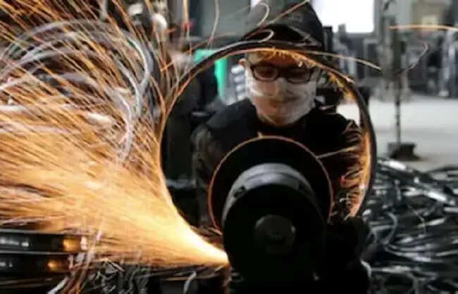 देश का औद्योगिक उत्पादन मई में 5.1 फीसदी बढ़ा, विनिर्माण और बिजली क्षेत्रों का बेहतर प्रदर्शन