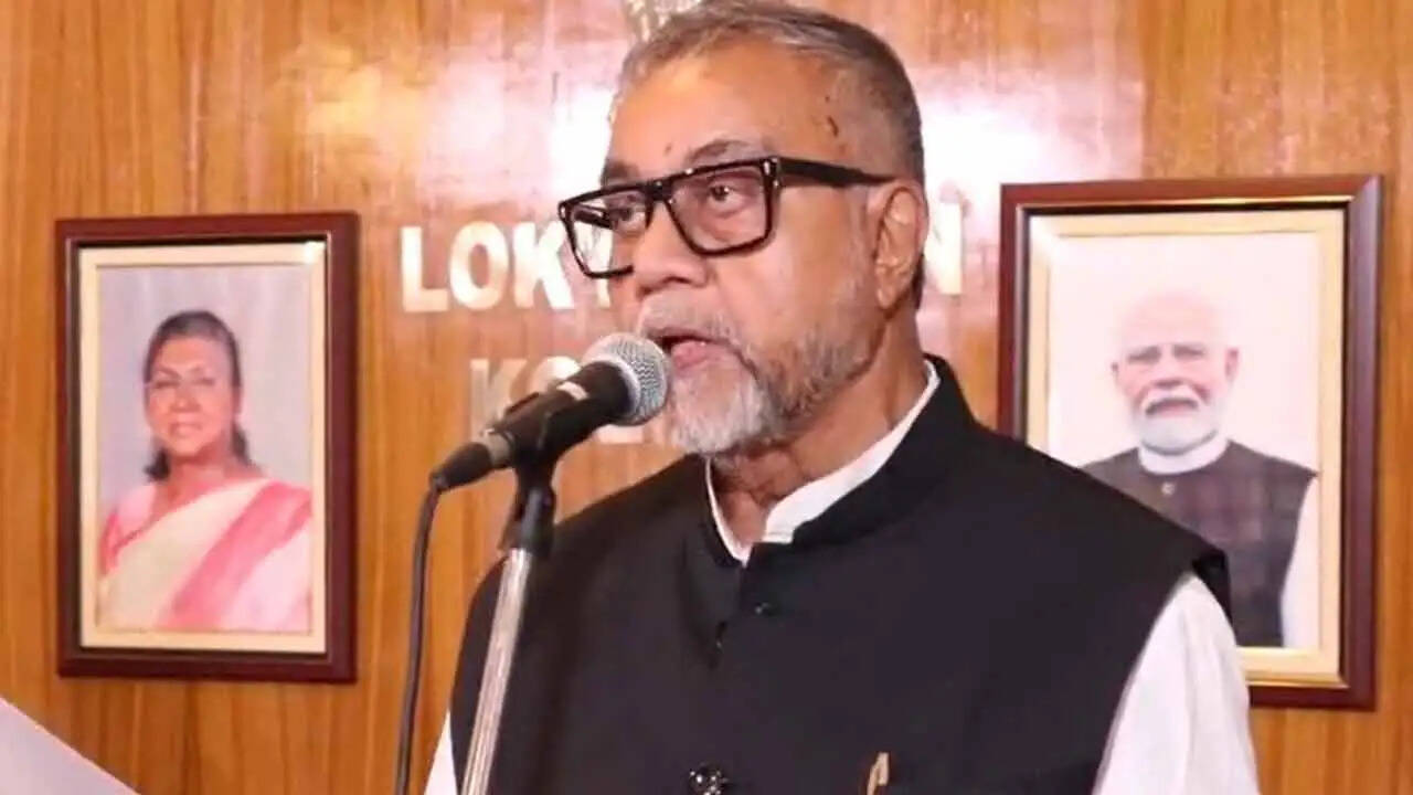 पश्चिम बंगाल विधानसभा के प्रोटेम स्पीकर बने तापस राय, राज्यपाल ने दिलाई शपथ