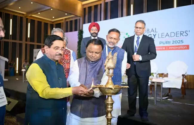 भारत वैश्विक नवीकरणीय ऊर्जा वृद्धि के प्रमुख चालक के रूप में उभर रहा है: प्रह्लाद जोशी