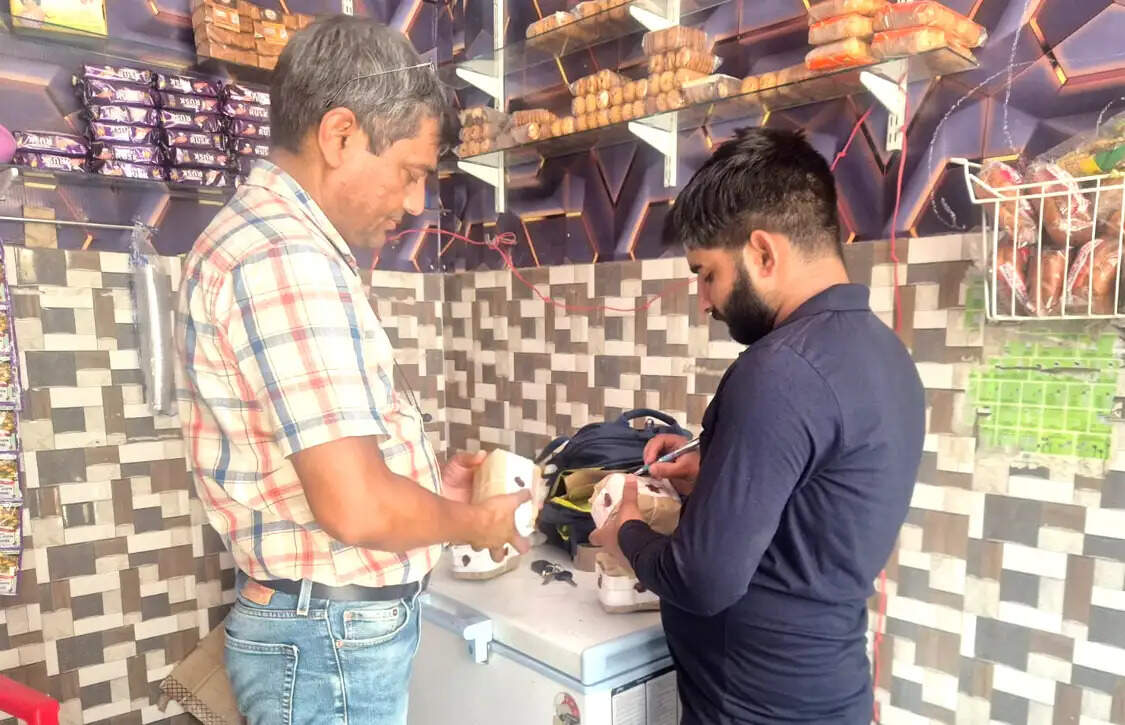 चारधाम यात्रा: खाद्य सुरक्षा विभाग की कार्रवाई, आनंदा डेयरी पर तीन लाख रुपये का जुर्माना