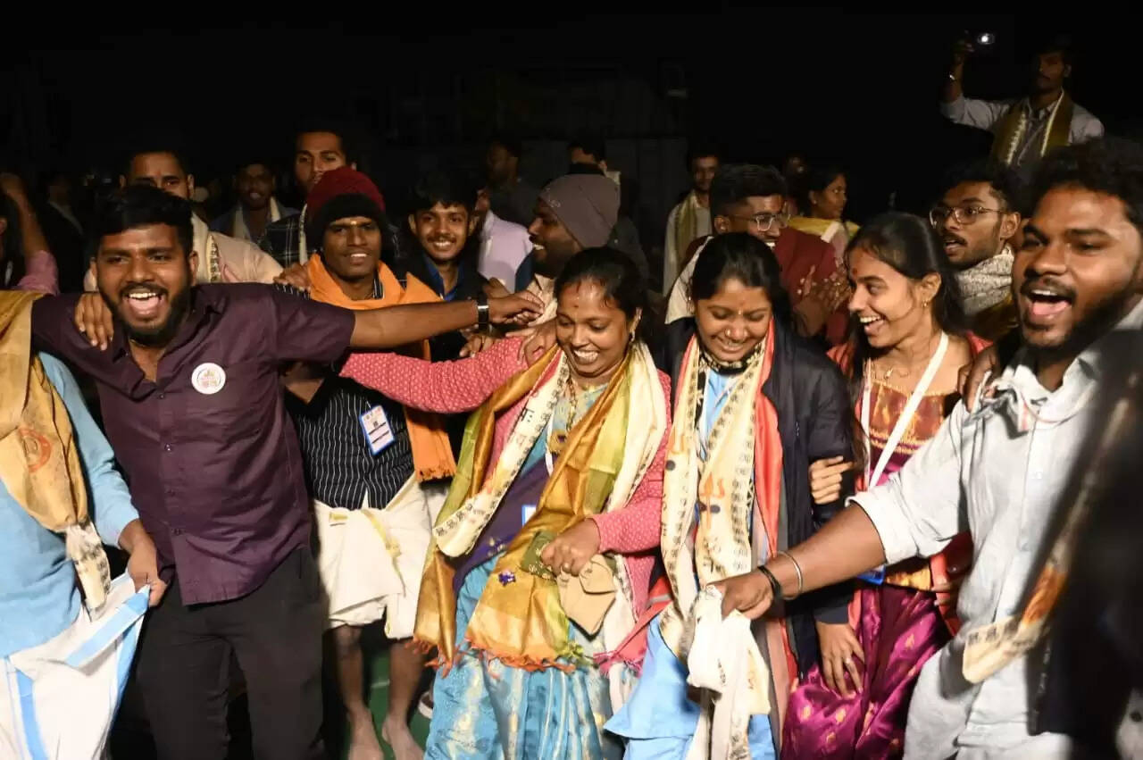 काशी तमिल संगमम—04: तमिल छात्रों ने क्रूज से निहारी काशी के घाटों की अद्भुत संस्कृति