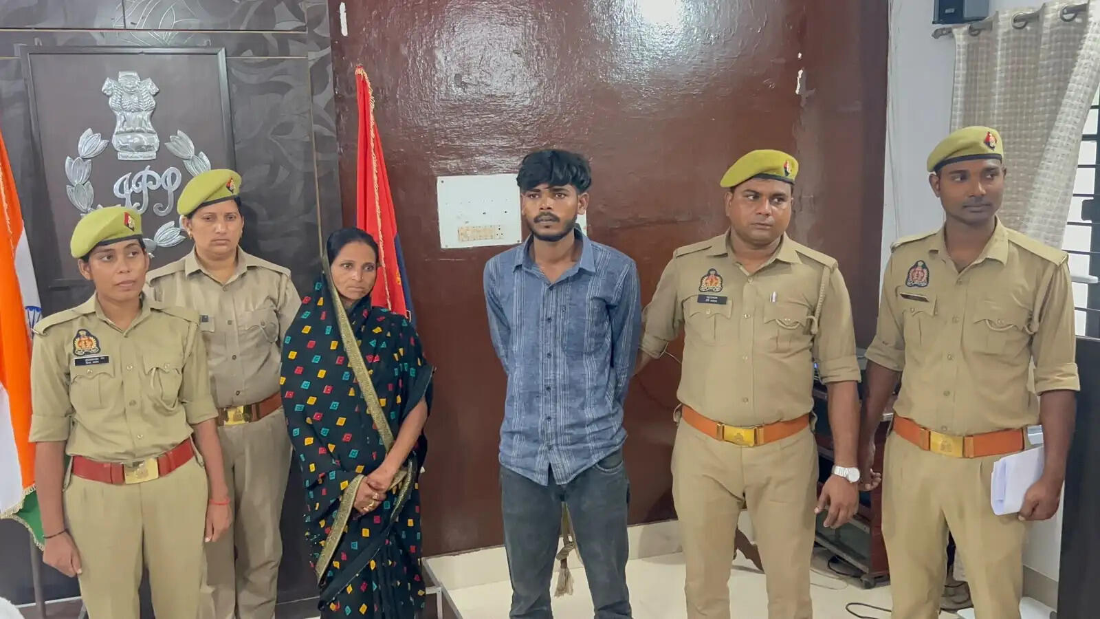 महिला&nbsp;ने&nbsp;प्रेमी&nbsp;से&nbsp;करवाई थी&nbsp;दूसरे&nbsp;प्रेमी&nbsp;की&nbsp;हत्या,&nbsp;दाे&nbsp;गिरफ्तार