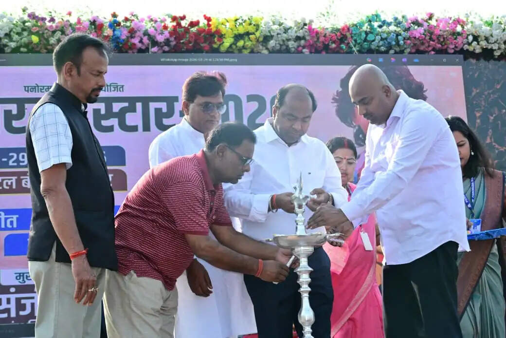 छातापुर में पनोरमा स्टार–2026 का भव्य आयोजन, बॉलीवुड अभिनेता चंकी पांडे ने बांधा समां