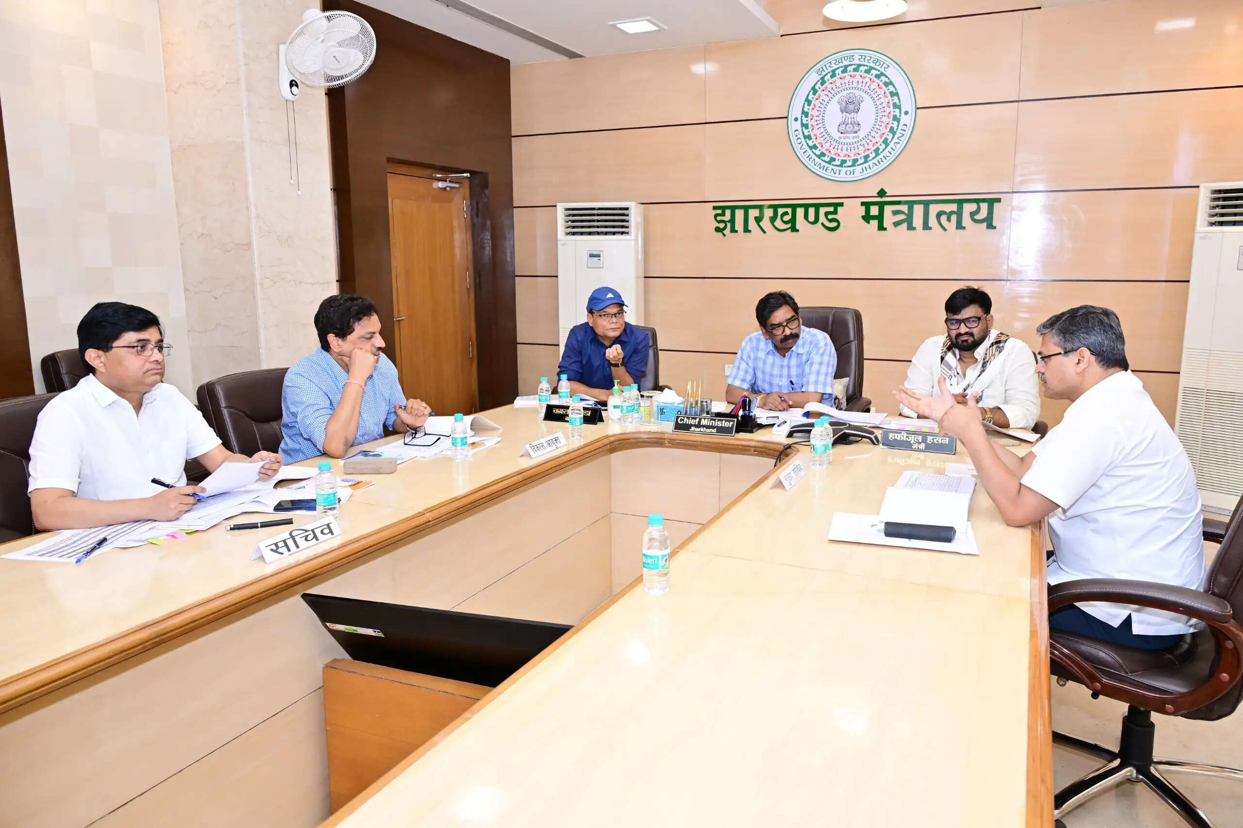 विद्यार्थियों को एसआईआर और जनगणना के प्रति जागरूक करने के लिए विशेष कार्यक्रम संचालित किए जाएं : मुख्यमंत्री