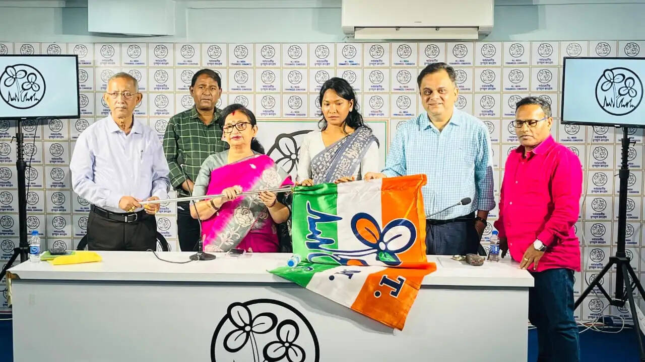 राजनीतिक ट्रैक पर उतरीं एथलीट स्वप्ना बर्मन, तृणमूल कांग्रेस में हुईं शामिल