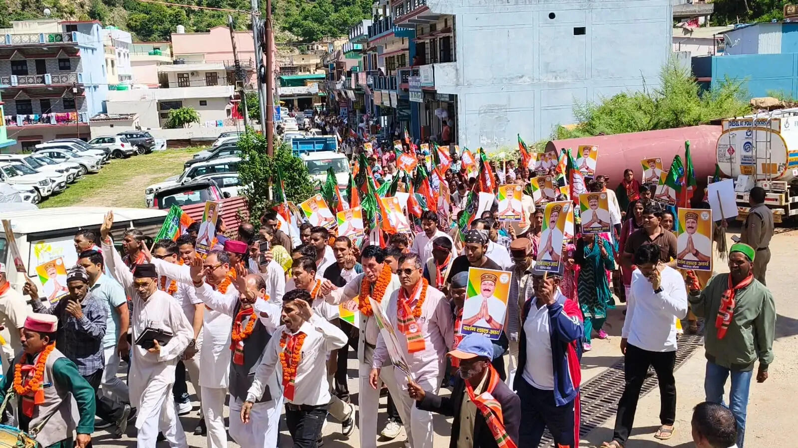 कार्यकर्ता मिलन और सदस्यता अभियान के दौरान निकाली विशाल रैली