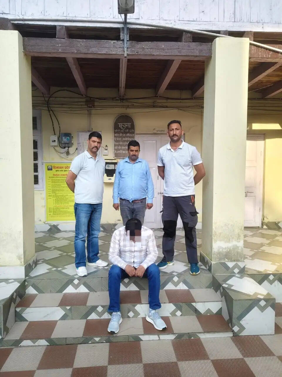 चेक बाउंस मामले में फरार आरोपी किन्नौर से गिरफ्तार