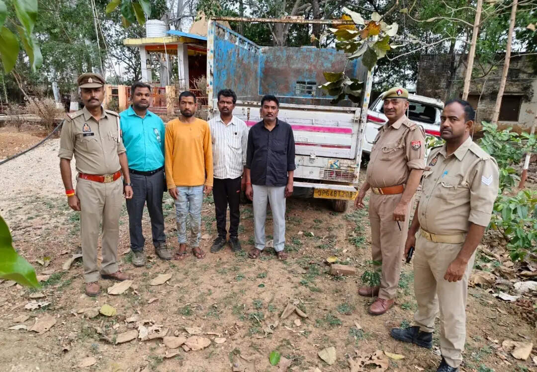 झारखंड के चार पशु तस्कर गिरफ्तार, दस गाैवंश बरामद