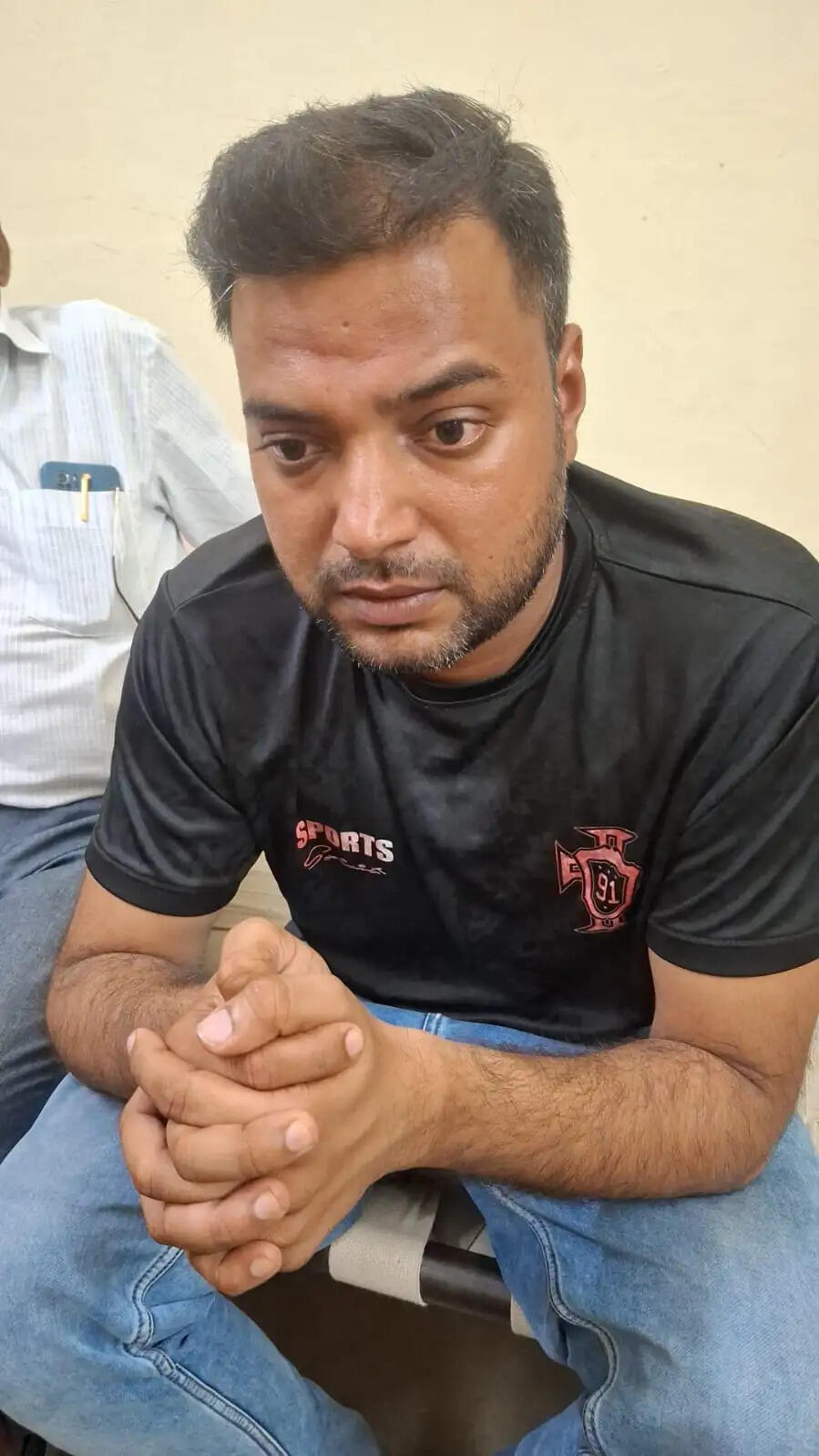म्यूटेशन के नाम पर एक लाख की रिश्वत मांगने वाला पटवारी 75 हजार रुपए लेते गिरफ्तार