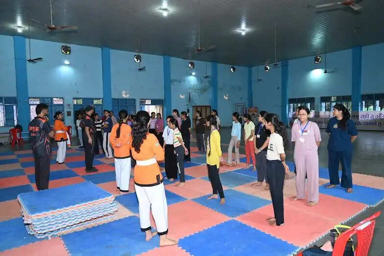 युवधर्म के नवरात्रि उत्सव में बेटियों का उत्साह, दो दिन में 220 बालिकाओं का पंजीयन