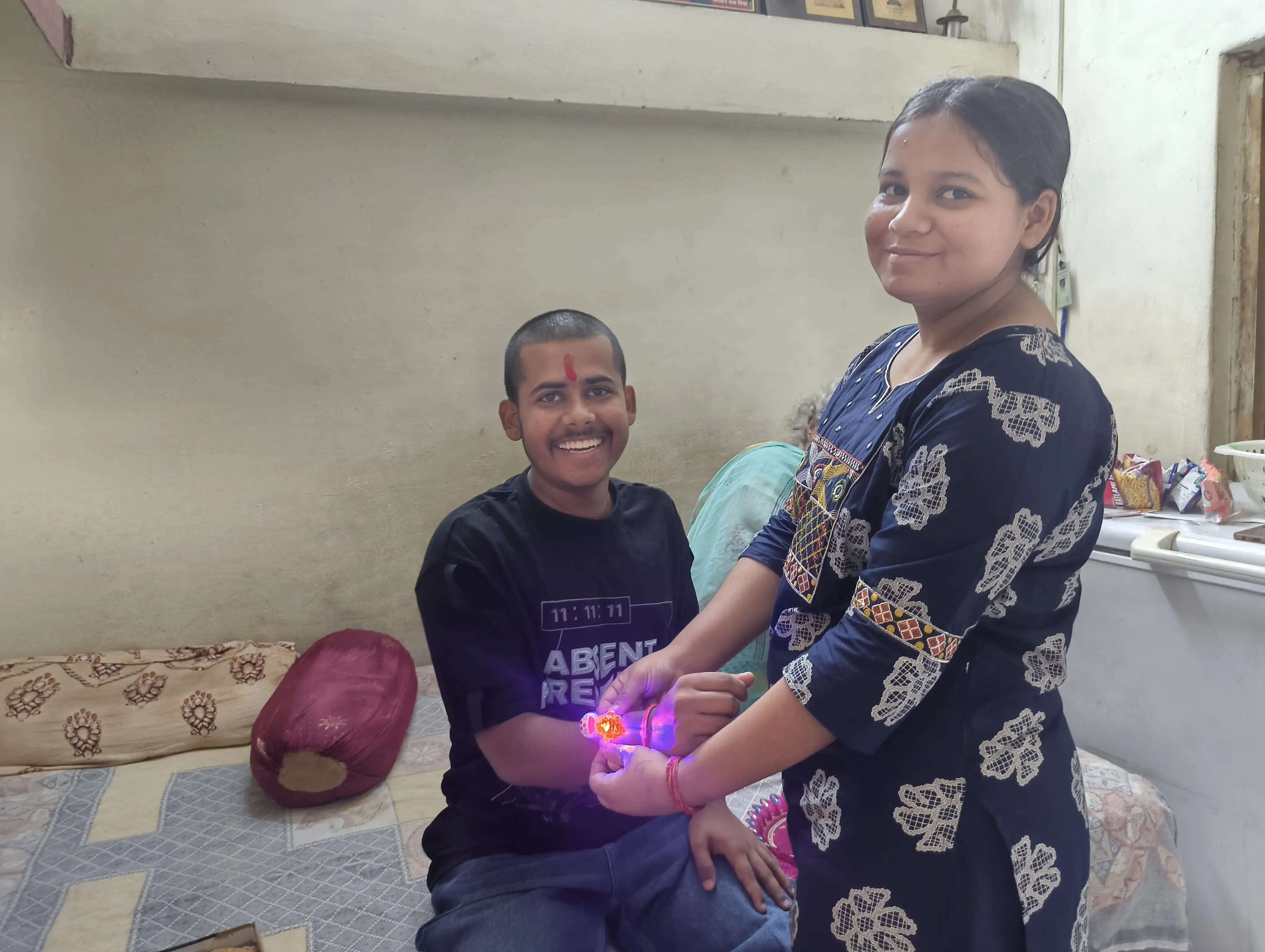 अनूपपुर: रेशम की डोर में बंधी भाई बहन का स्नेह, पूर्णिमा पर अमरकंटक में आस्था की डुबकी