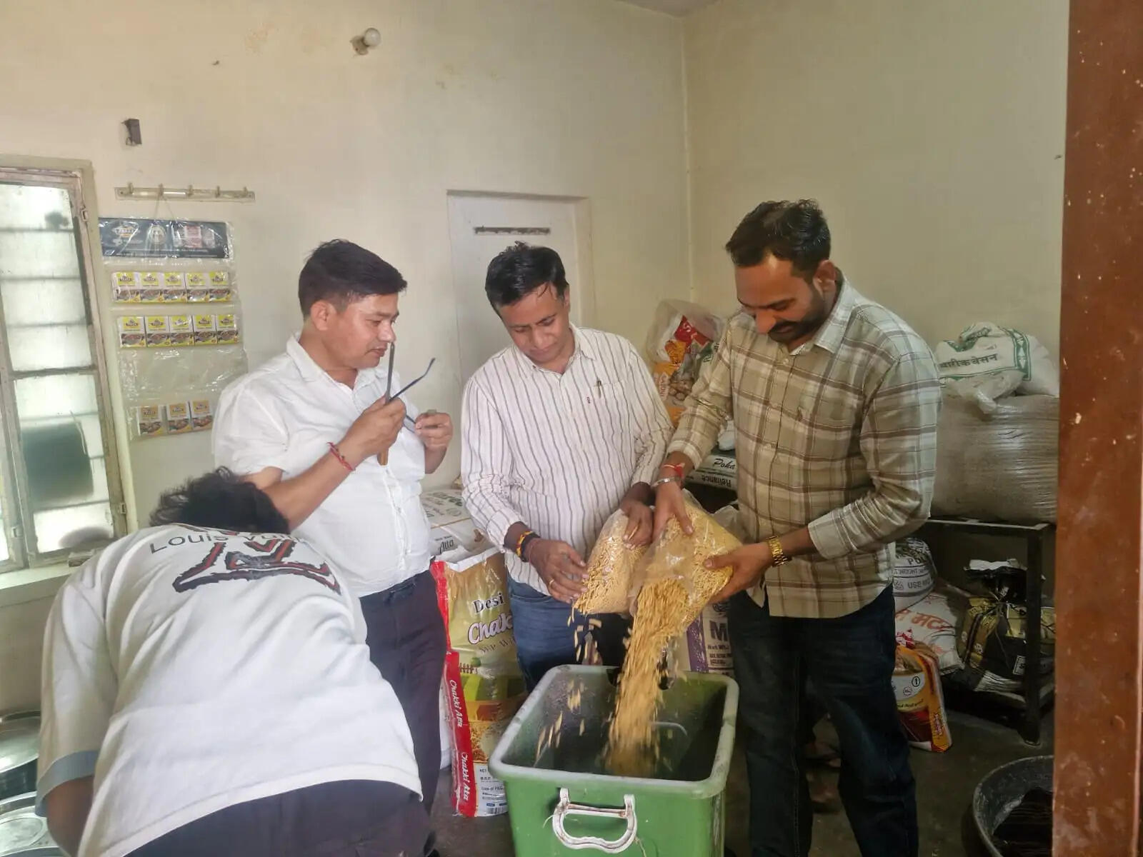 जयपुर में खाद्य सुरक्षा विभाग ने कार्रवाई कर 16 निरीक्षण में 13 सुधार नोटिस जारी
