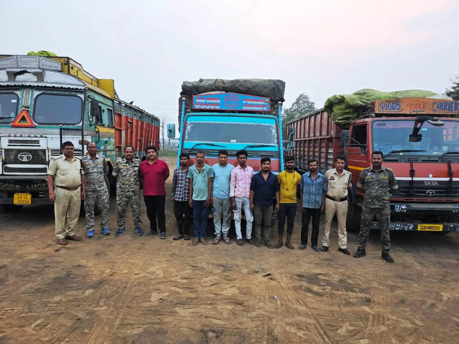 “ऑपरेशन प्रहार” में पूंजीपथरा पुलिस की बड़ी कार्रवाई, 1 करोड़ 15 लाख की संपत्ति और 134 टन अवैध स्क्रैप जप्त